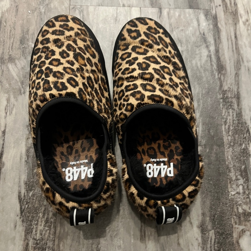 P448 mase in Italy  Laby Calf hair Slippers in Leopard print size 9